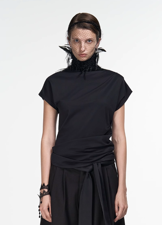 Slim Shoulder Black Dark Sleeves