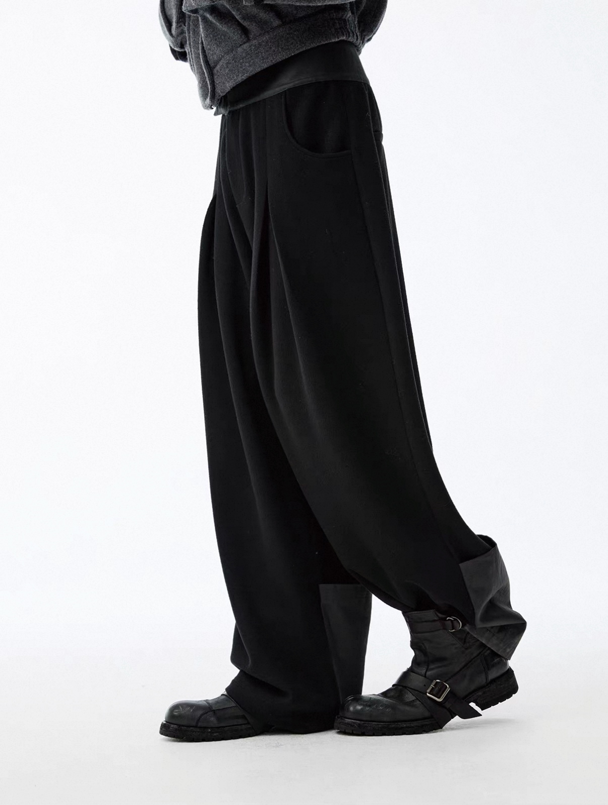 Paneled wool Trouser