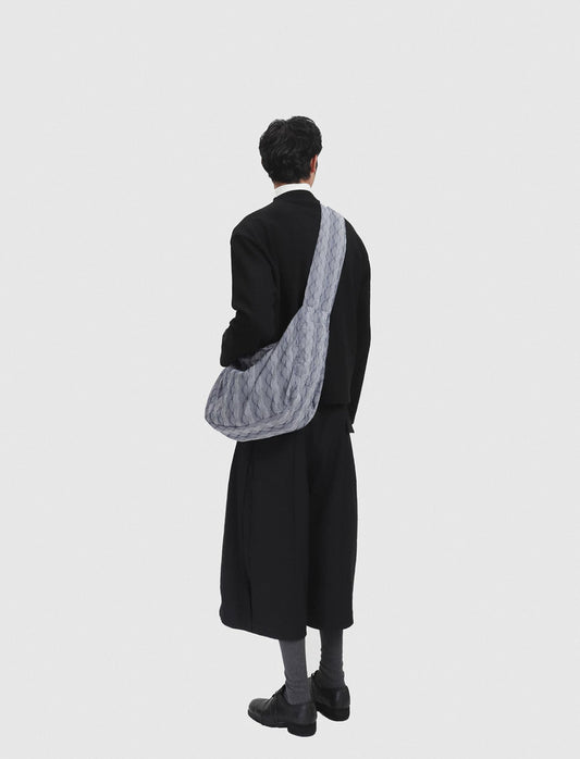 Symmetrical stray bag