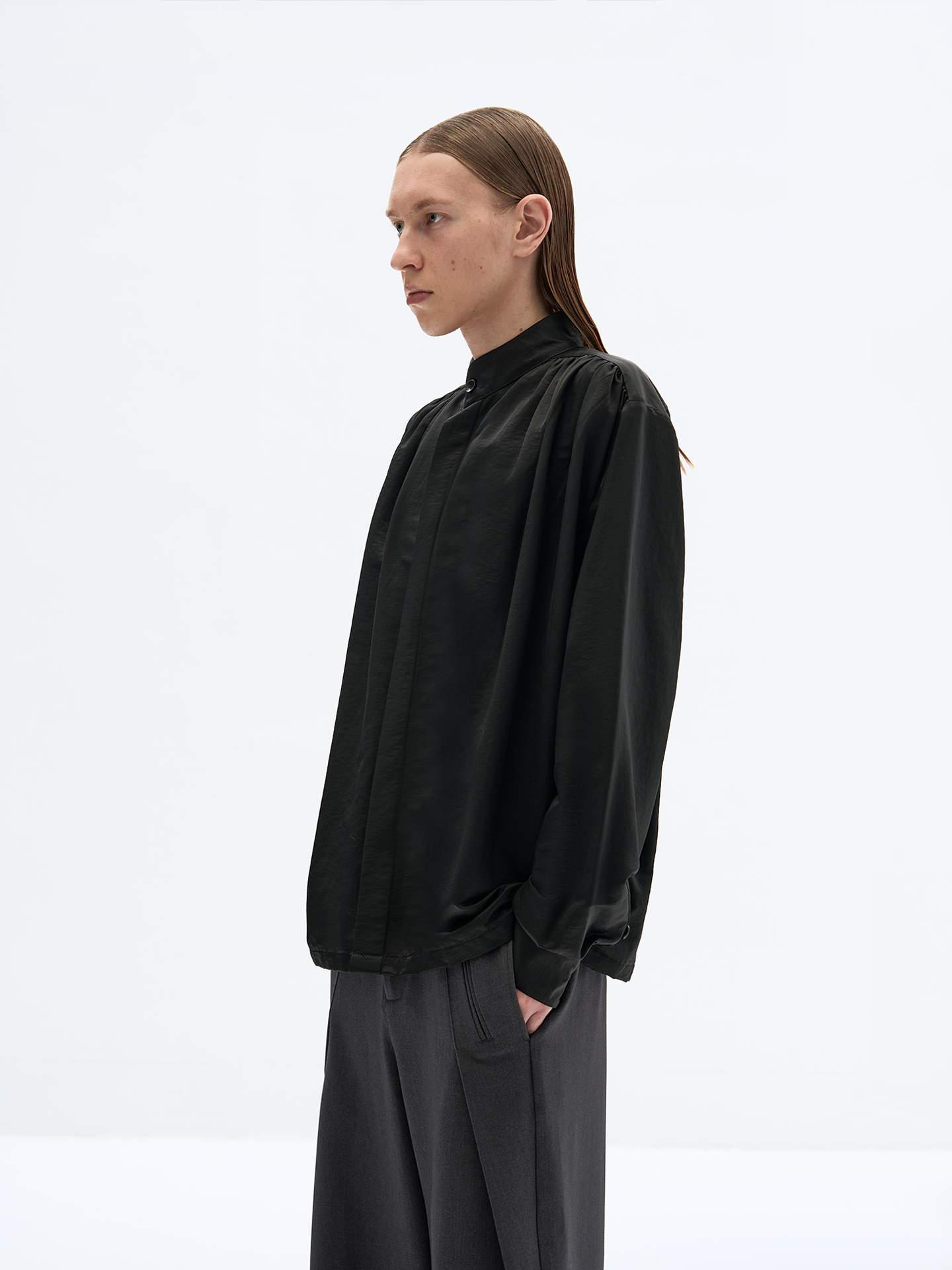 Shoulder pleats long sleeve shirt