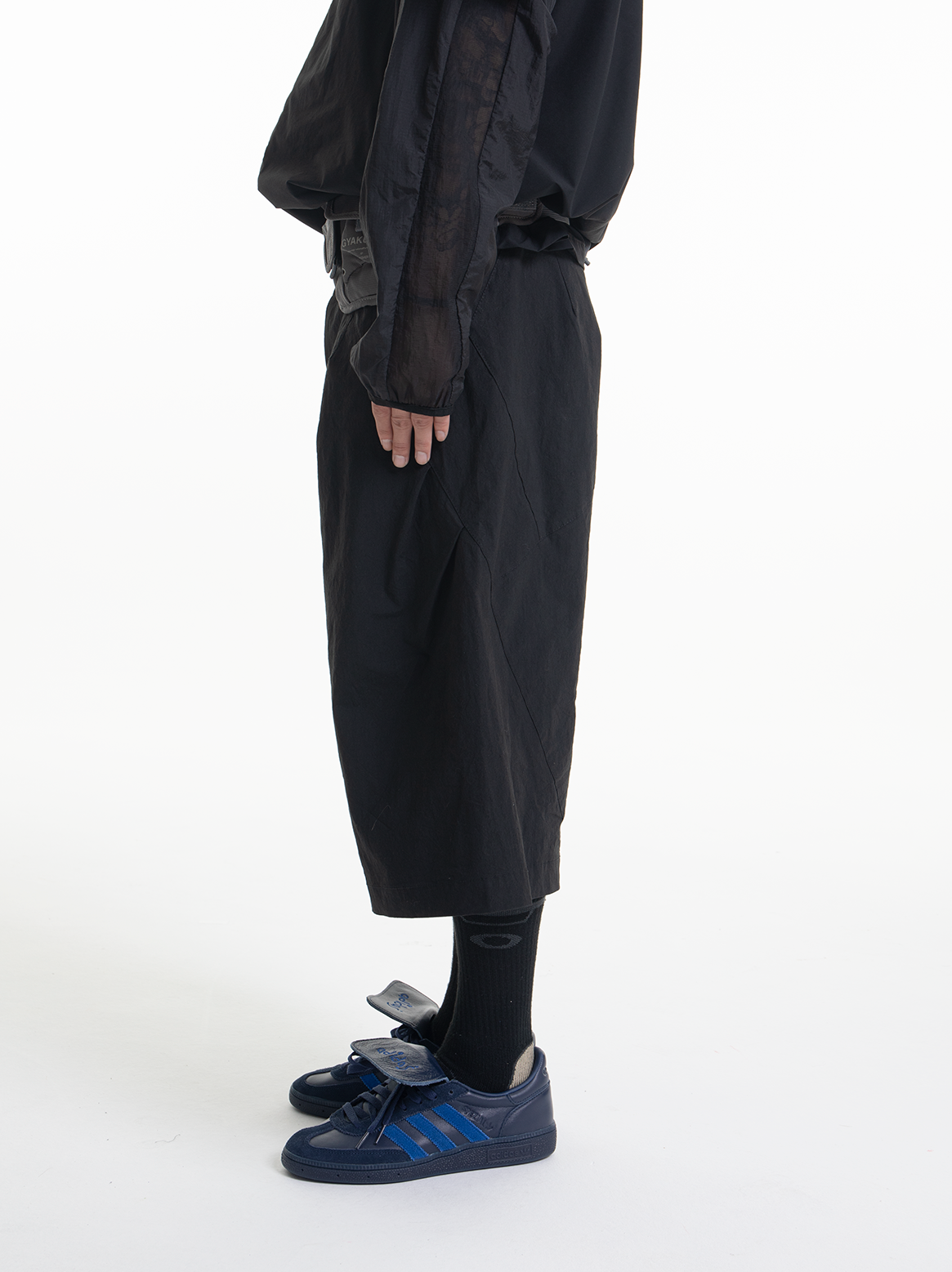 Loose Fit Cropped Trouser