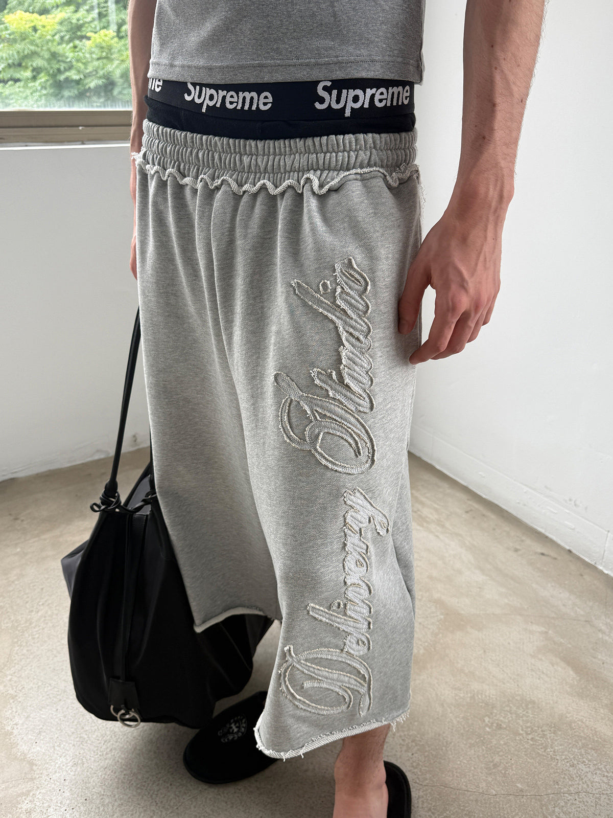 Embroidery sweatpants