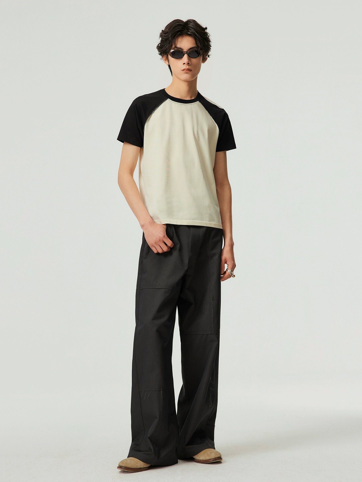 Cut-out panel raglan short sleeve T-shirt