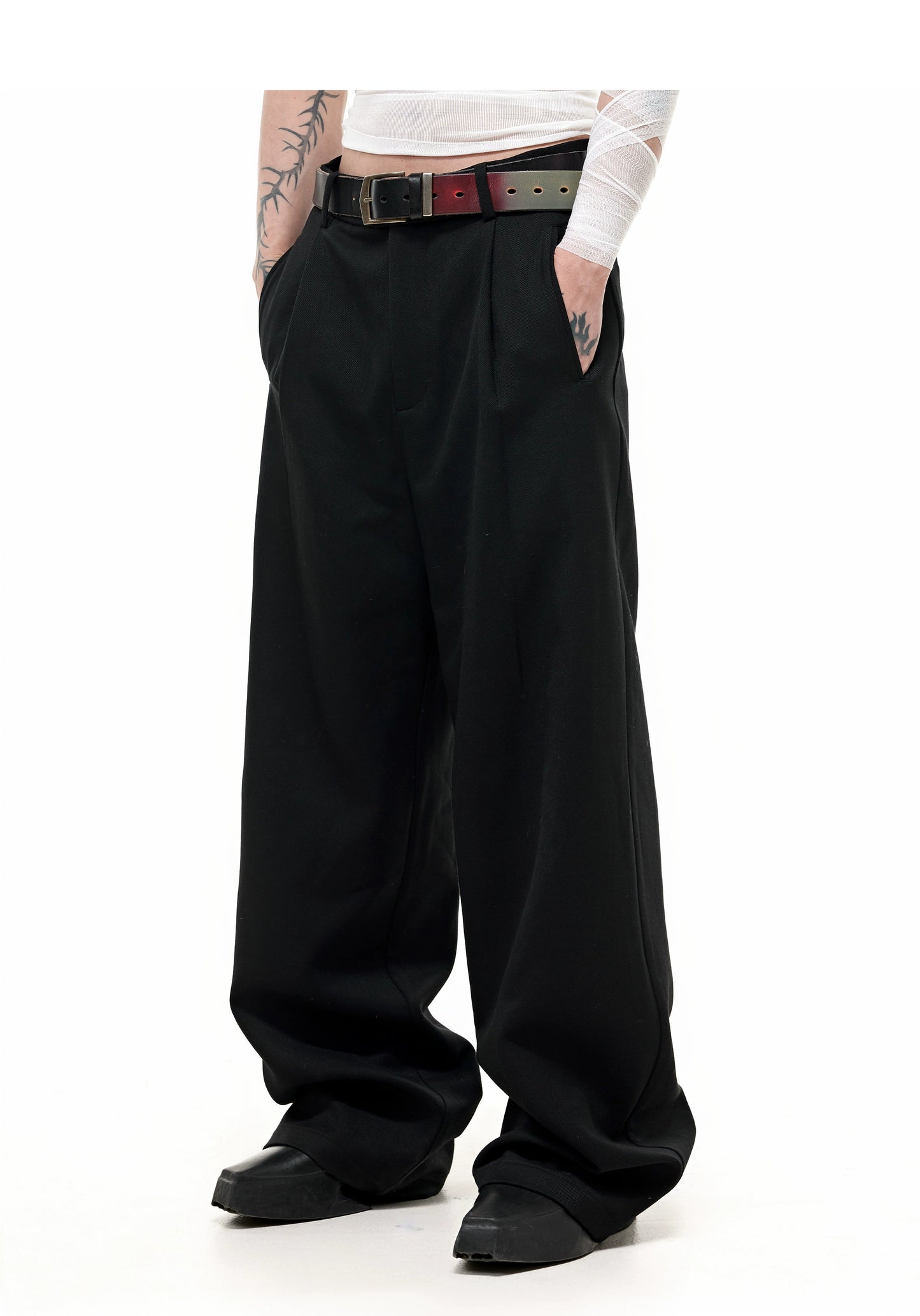 Pleated Drape Wool Trouser