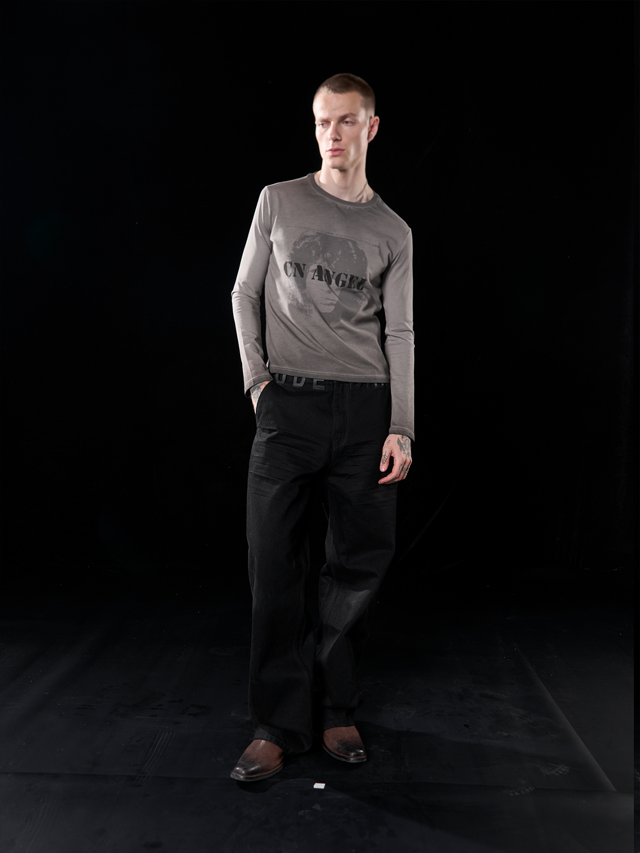 lie angel portrait long sleeve T-shirt