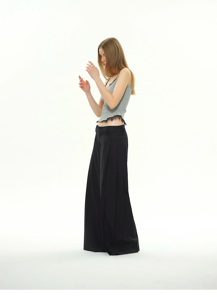 Pleated low-rise wide trouser