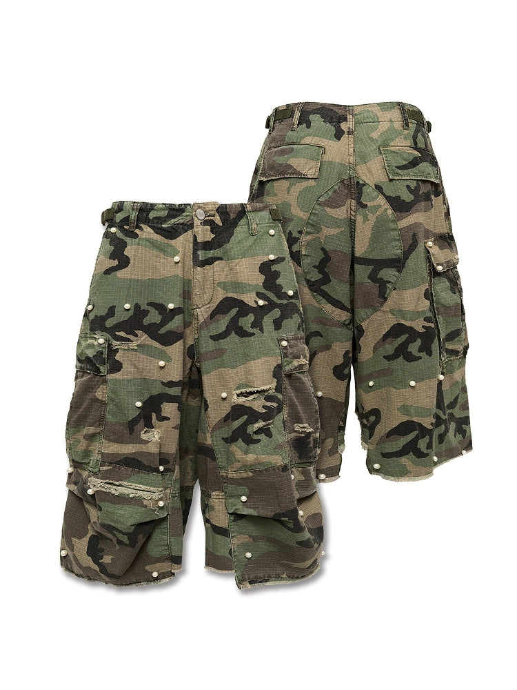Baggy camouflage ripped pearl cargo shorts