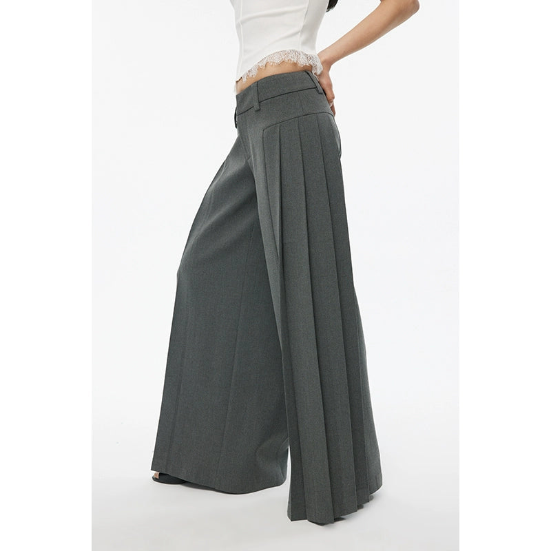 Pleated low-rise wide trouser