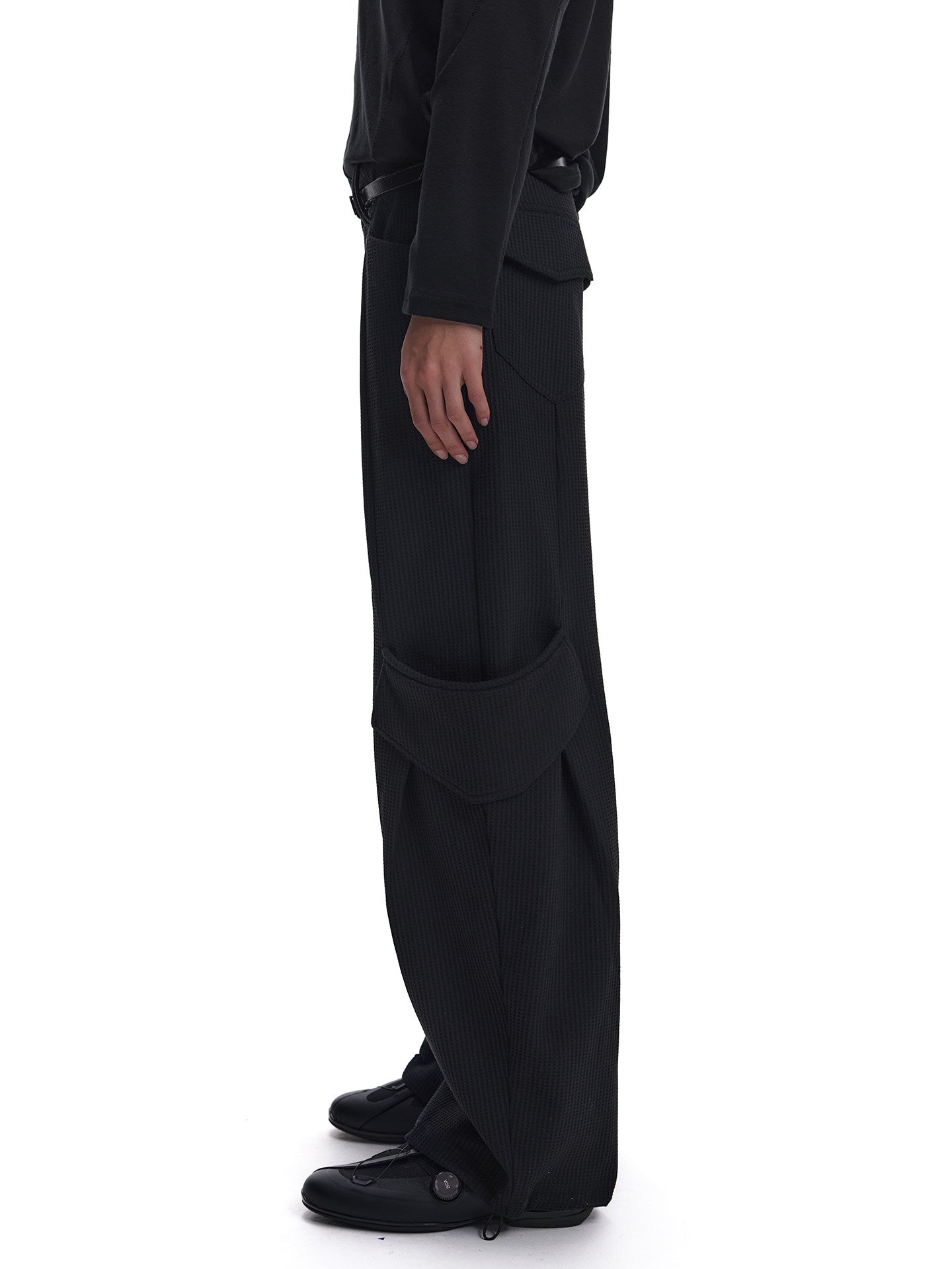 Waffle texture pocket pleated pants