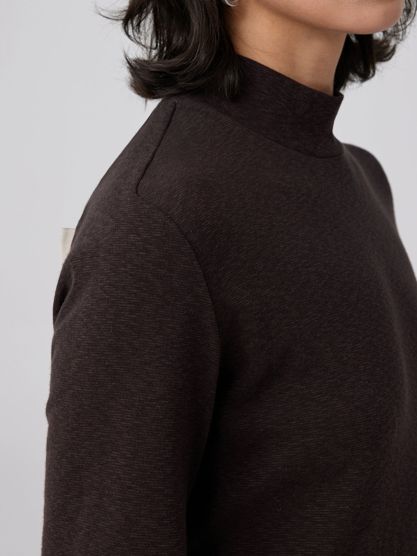 Slub knit slim turtleneck T-shirt