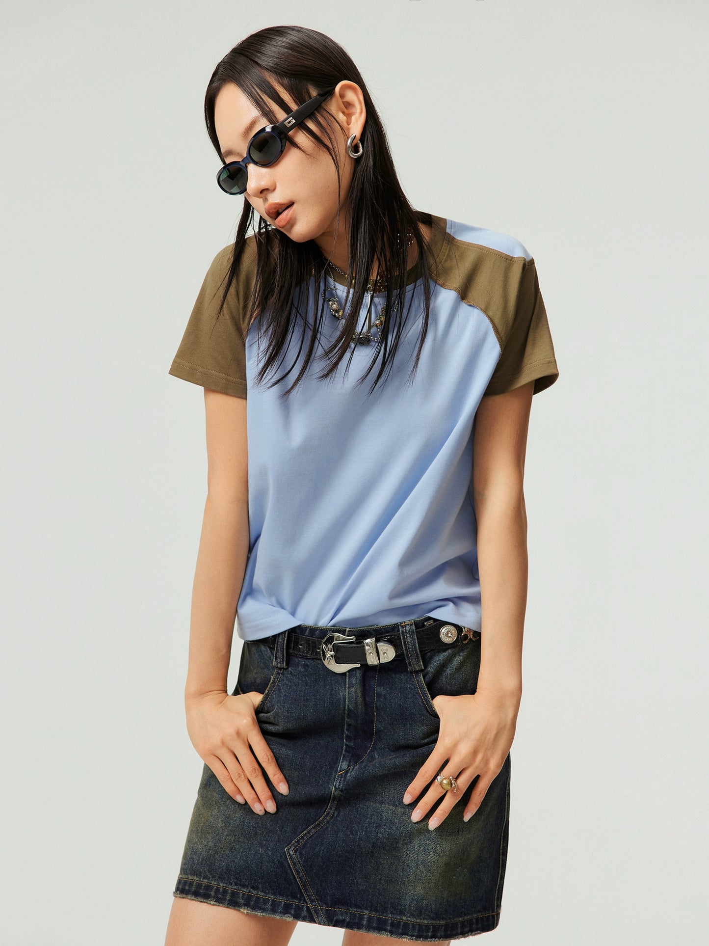 Cut-out panel raglan short sleeve T-shirt