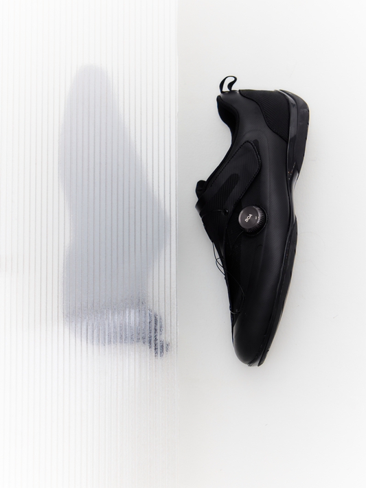 Rotate knob racing shoes