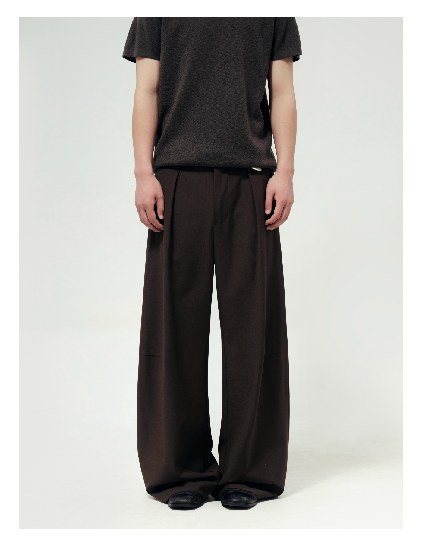 Scimitar pleated trousers
