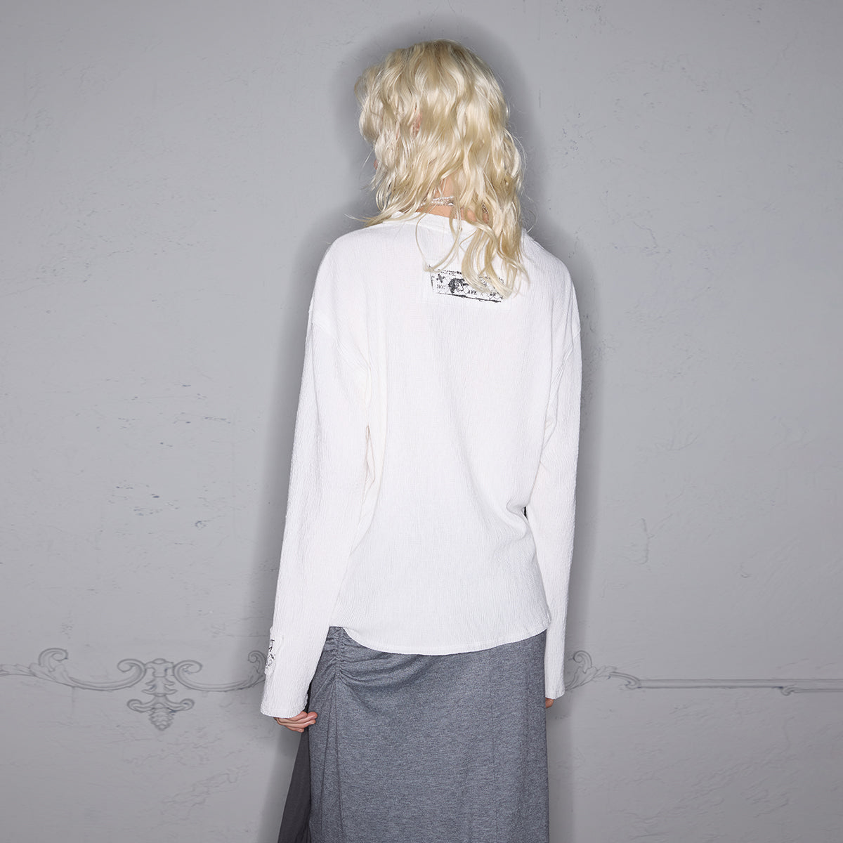 Pleated letter slogan long sleeve T-shirt