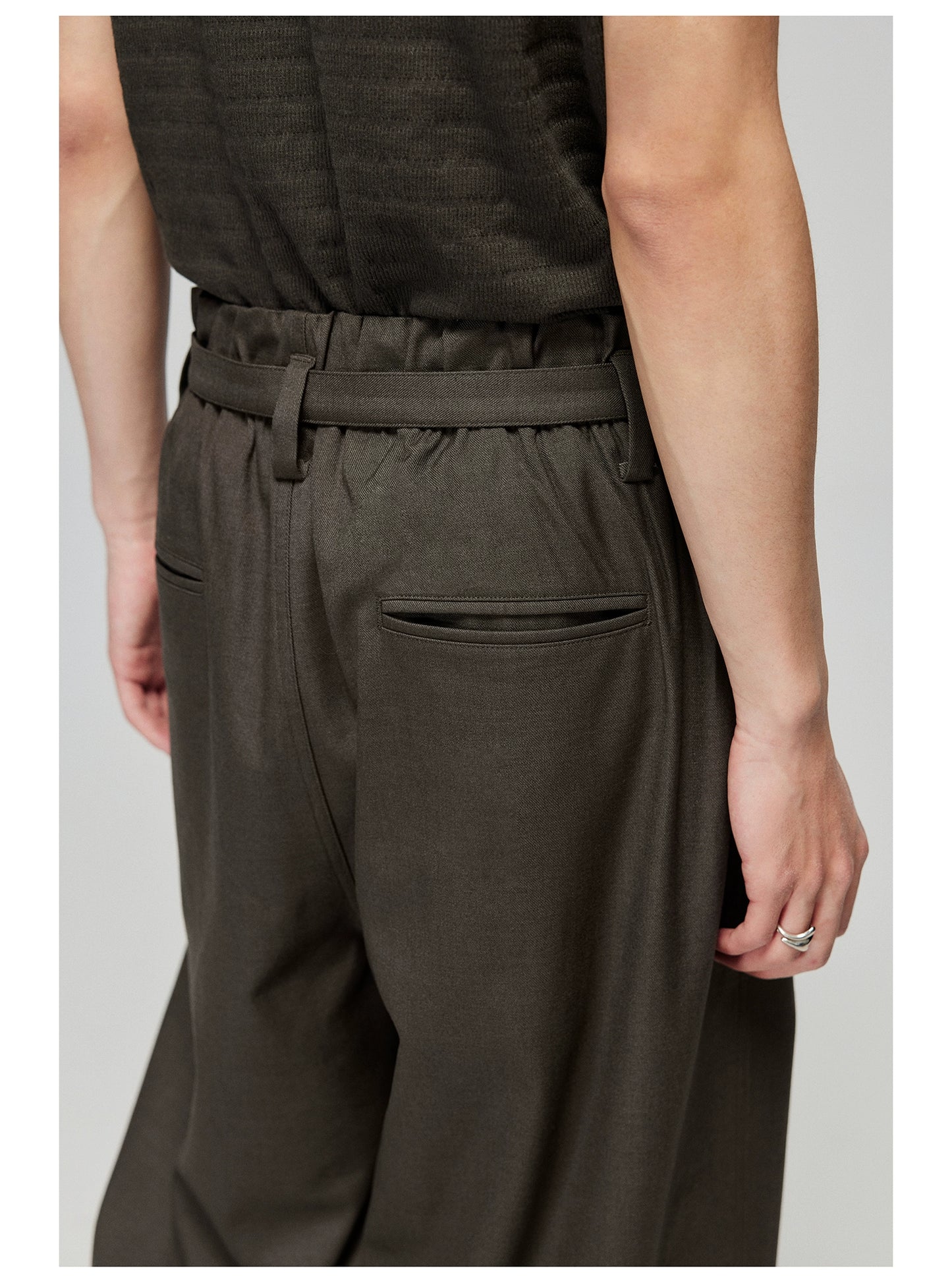 Waistband straight-leg trousers