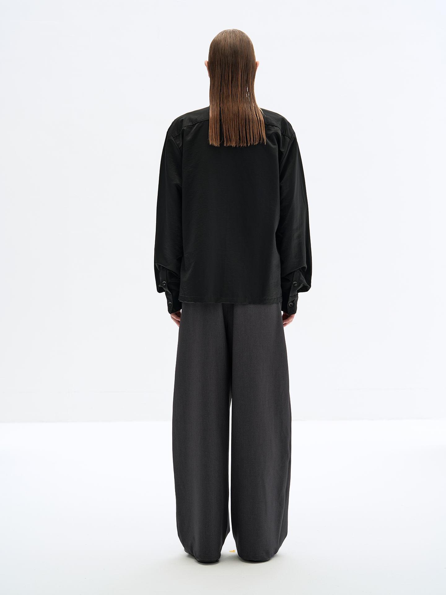Shoulder pleats long sleeve shirt