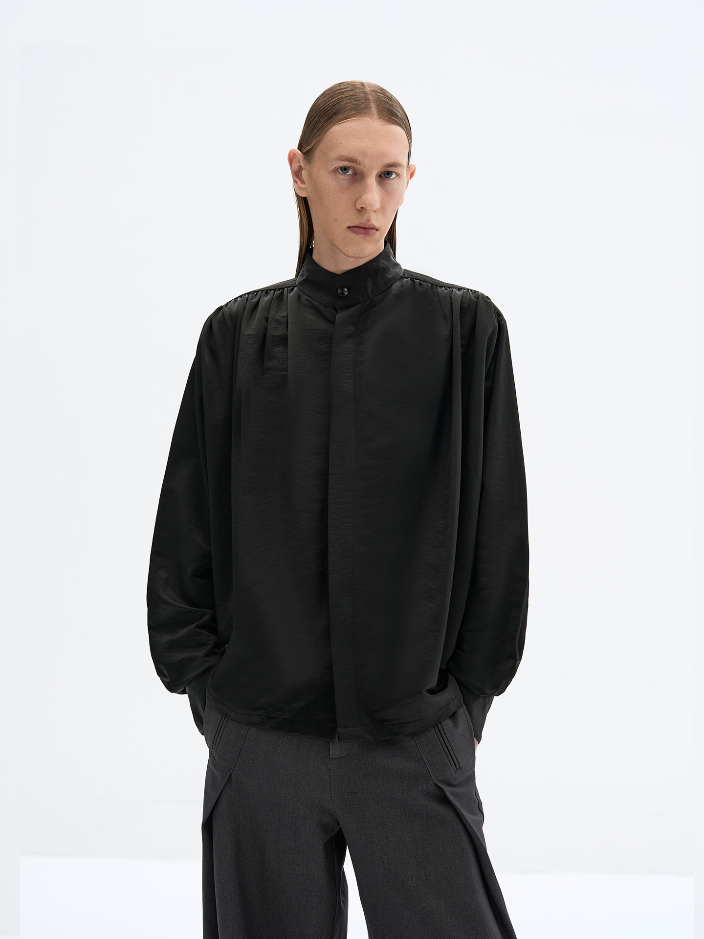 Shoulder pleats long sleeve shirt