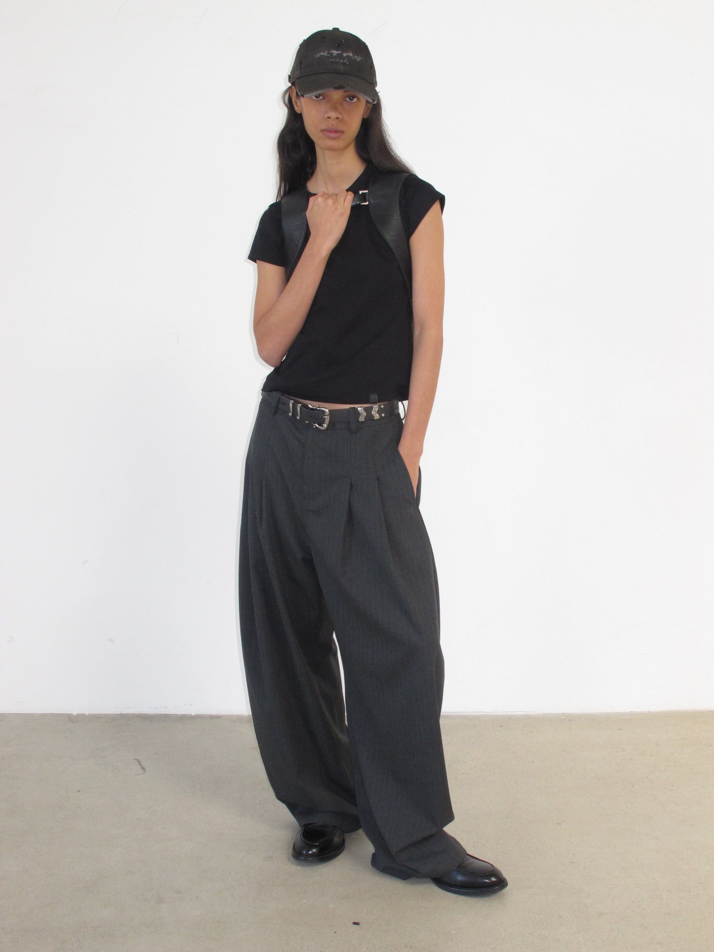 Striped gray scimitar trousers