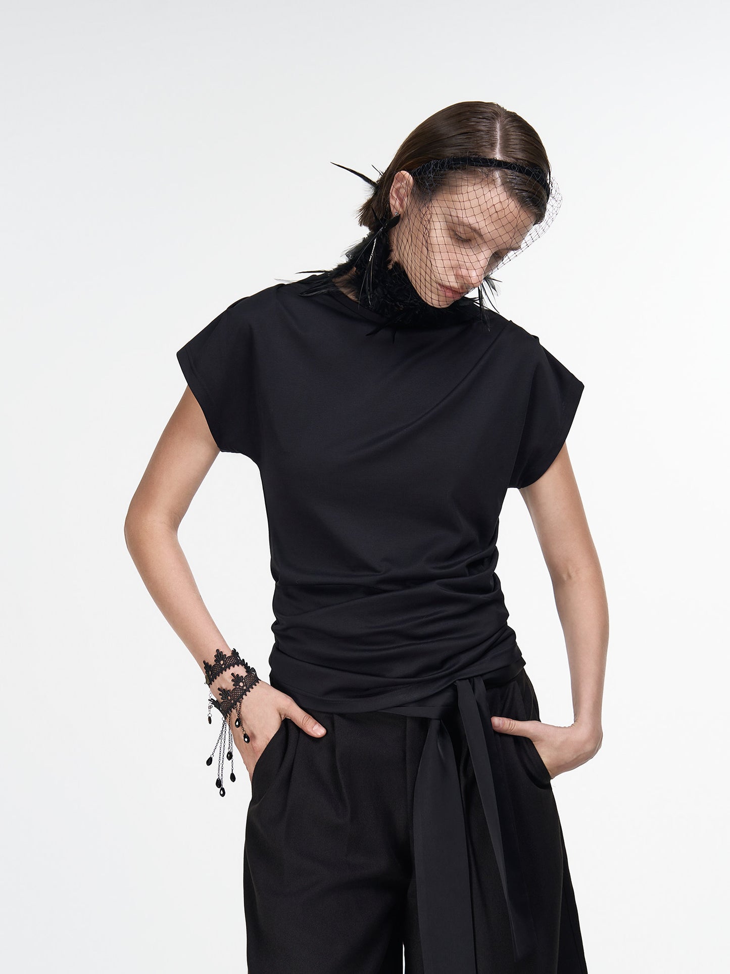 Slim Shoulder Black Dark Sleeves
