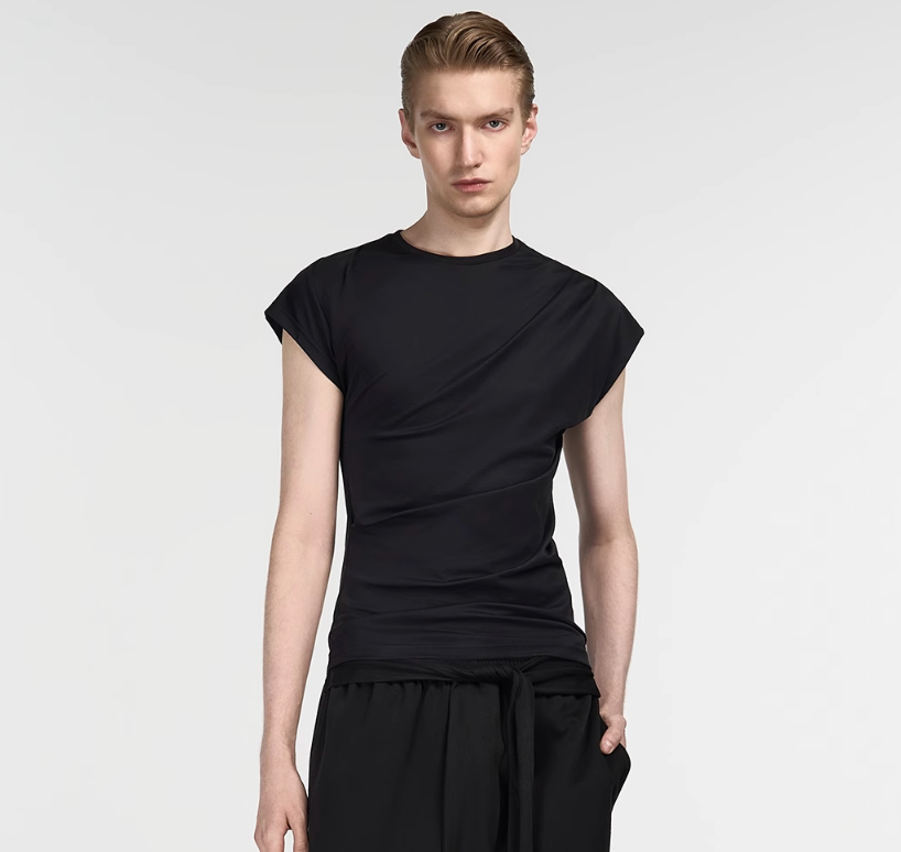 Slim Shoulder Black Dark Sleeves