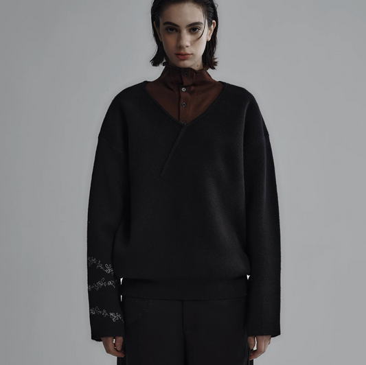 "Trekking Series" V layer embroidery sweat