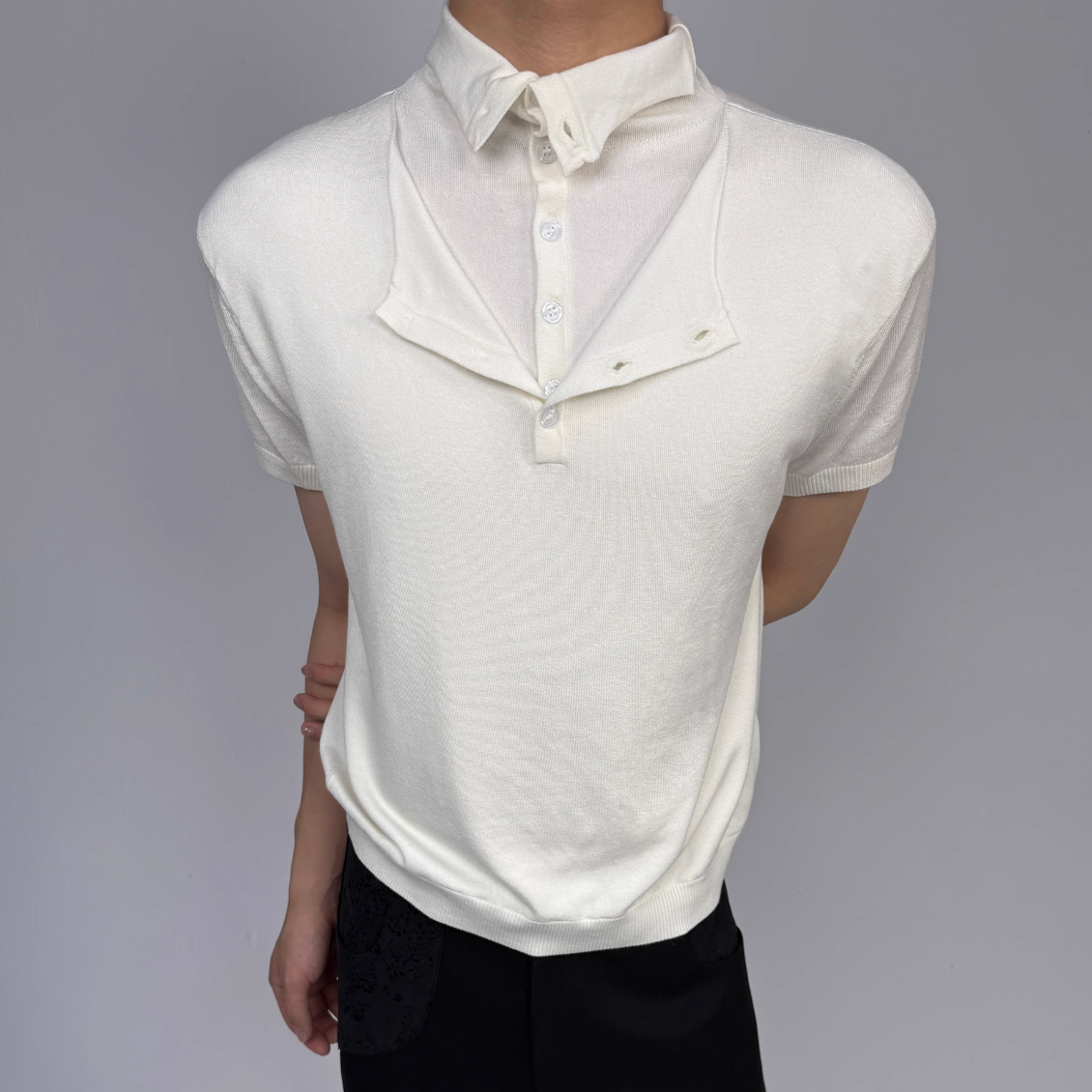 "Accumulation" layered collar Short Sleeve T-Shirt