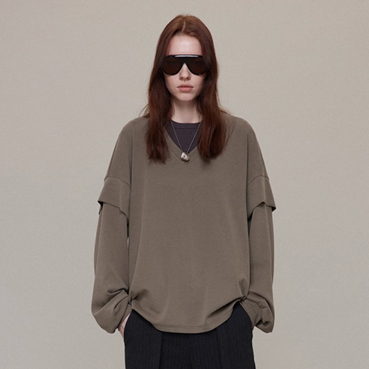 V-neck double sleeve T-shirt