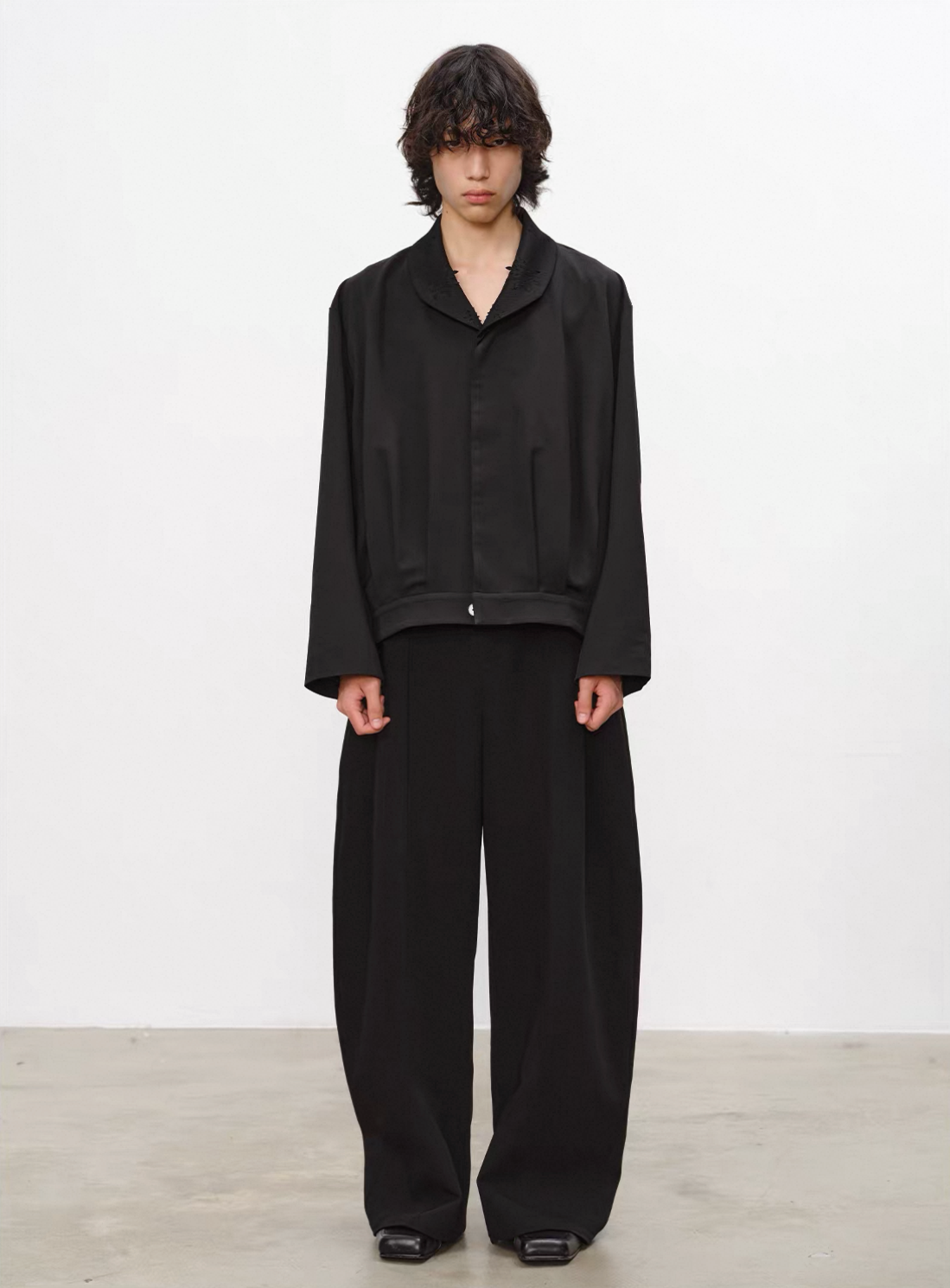 Carved Collar Pleated Jacket