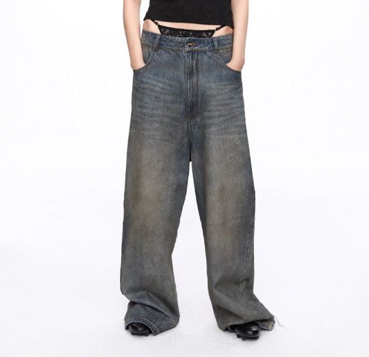 Cuff Opening Distressed Washed Jeans