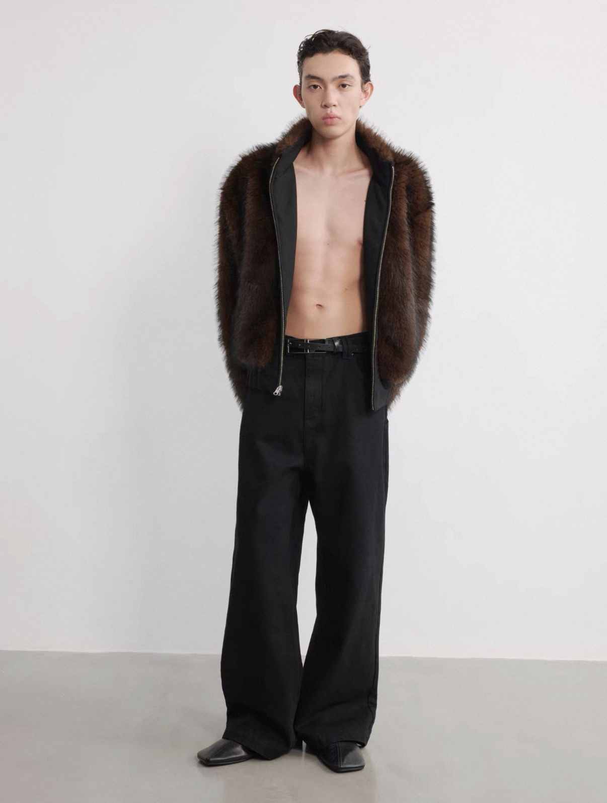 Slip Pocket Straight Jeans