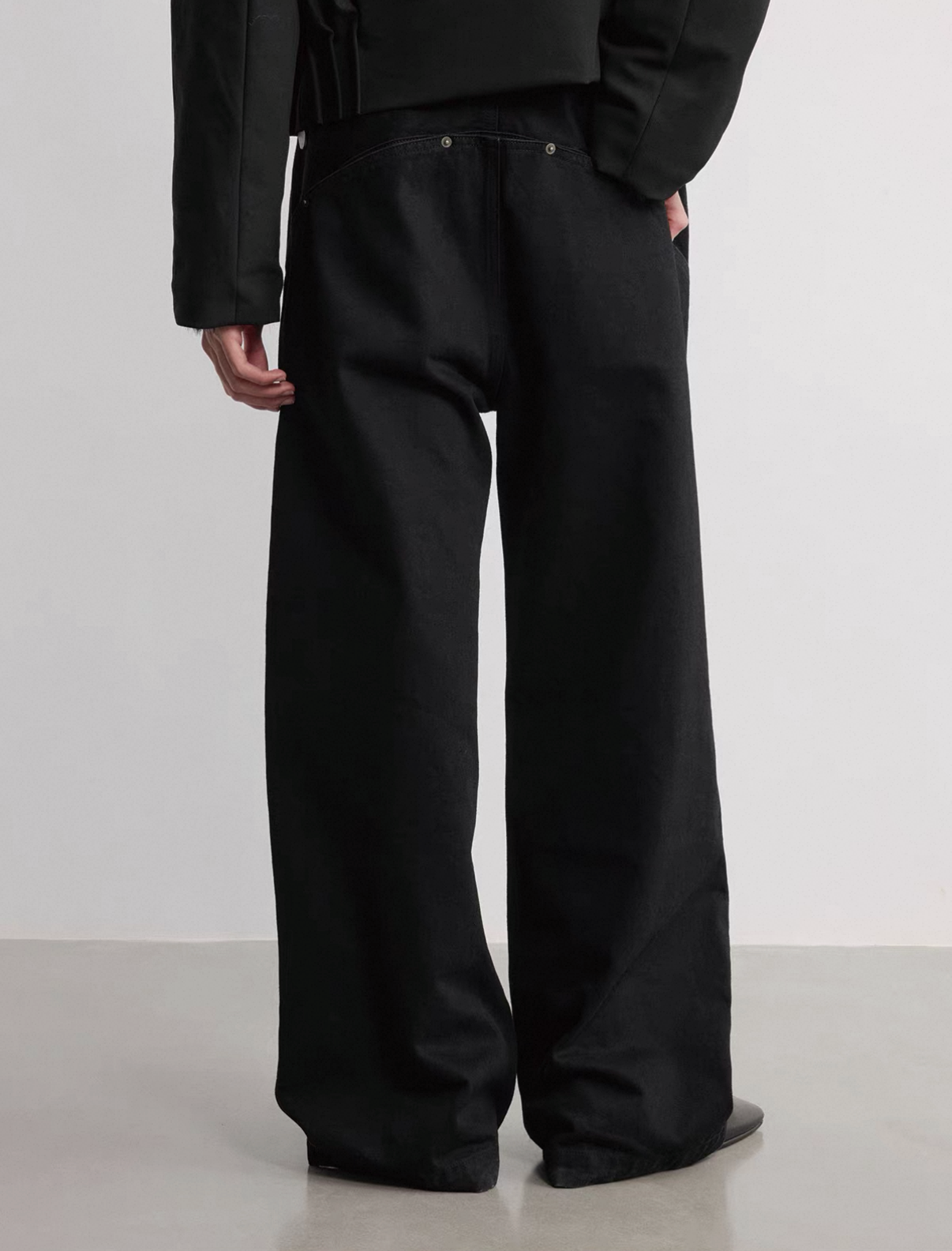 Slip Pocket Straight Jeans