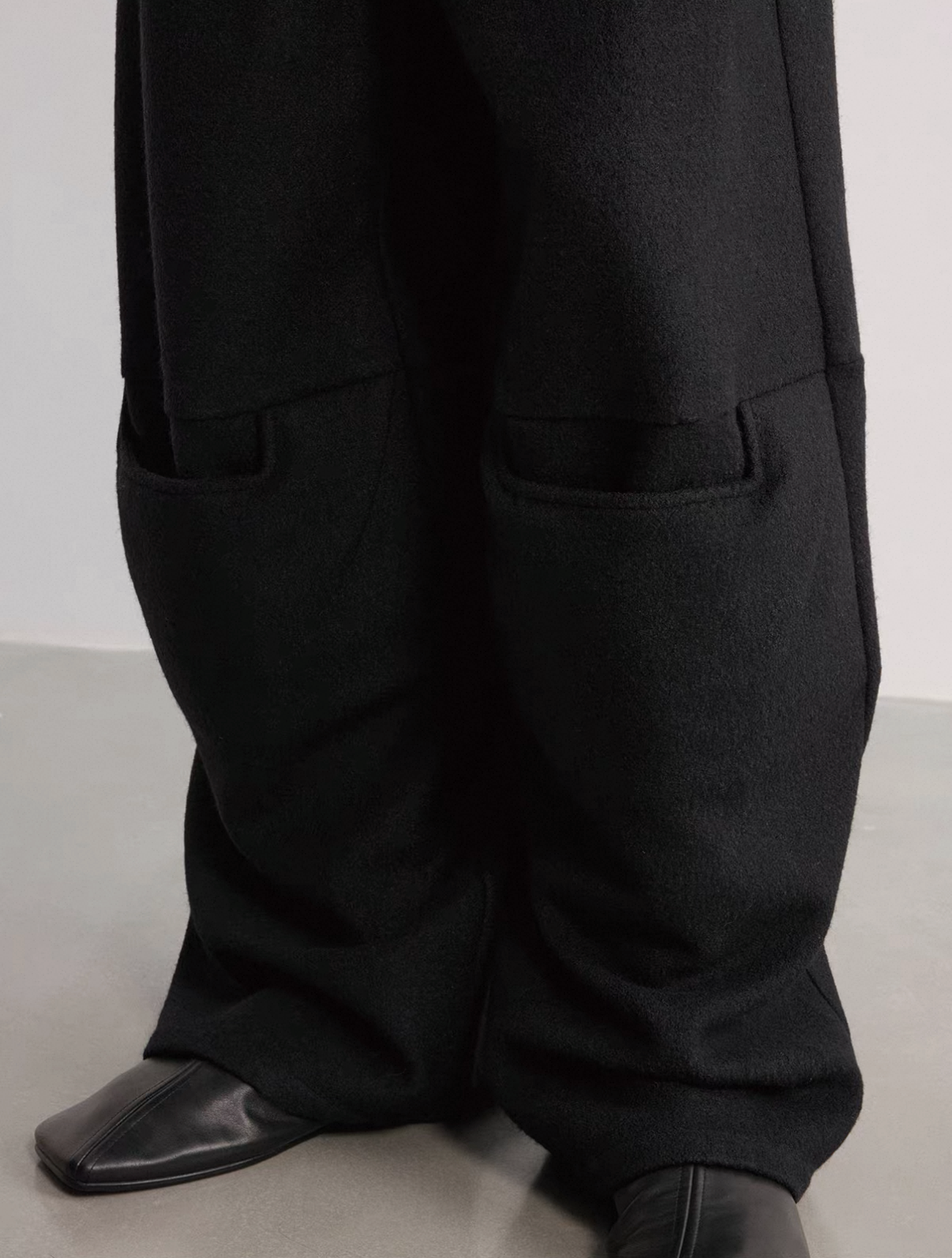 Knee Spacer Wool Wide Leg Trouser