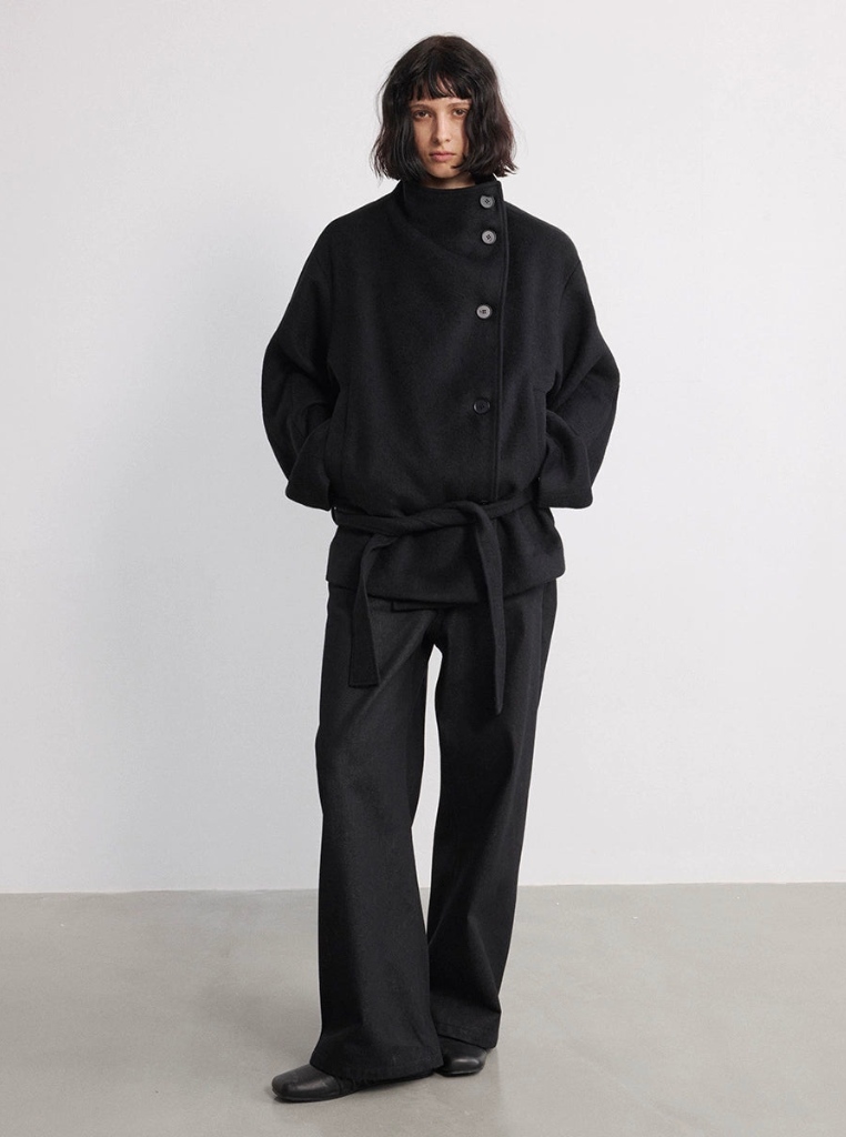 Cropped Shoulder Wool Coat