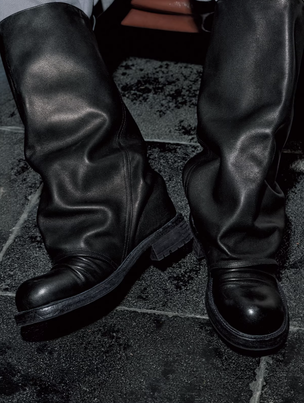 Pleated Cowhide Tube Boots