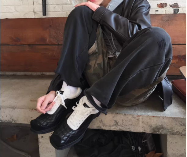 Casual Soccer Cowhide Sneaker