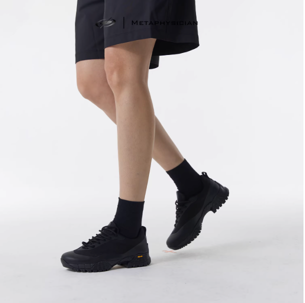 Diagonal Lace-up Hiking Sneaker