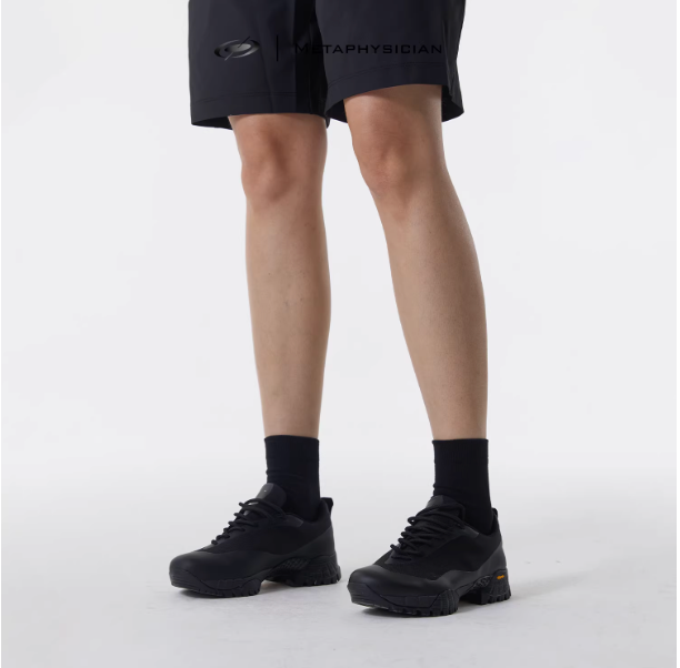 Diagonal Lace-up Hiking Sneaker