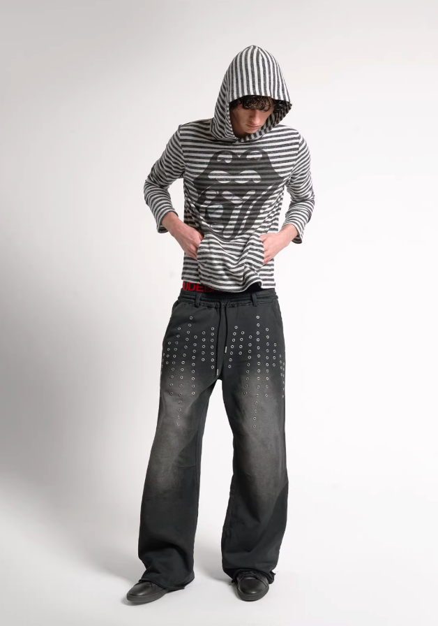 Hollow rivets washed baggy distressed sweatpants