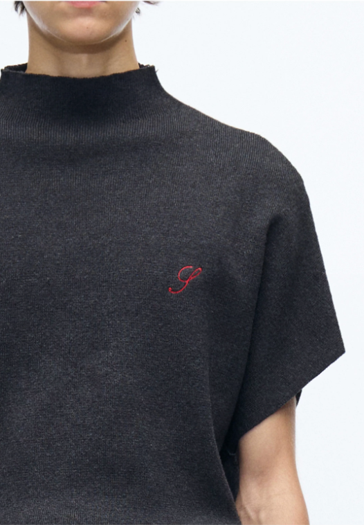 High Neck Curved Embroidered Short Sleeves