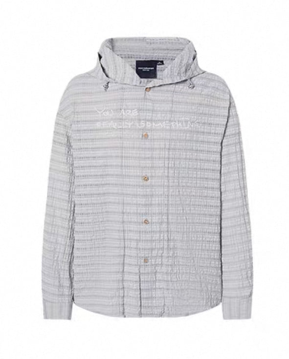 Wrinkled strip multi-form print hooded shirt