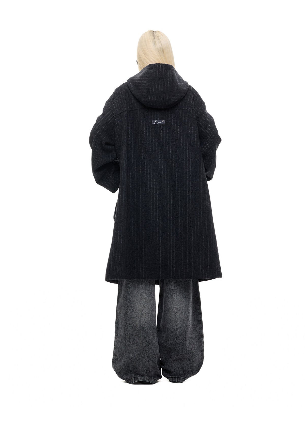 Hooded horn button coat