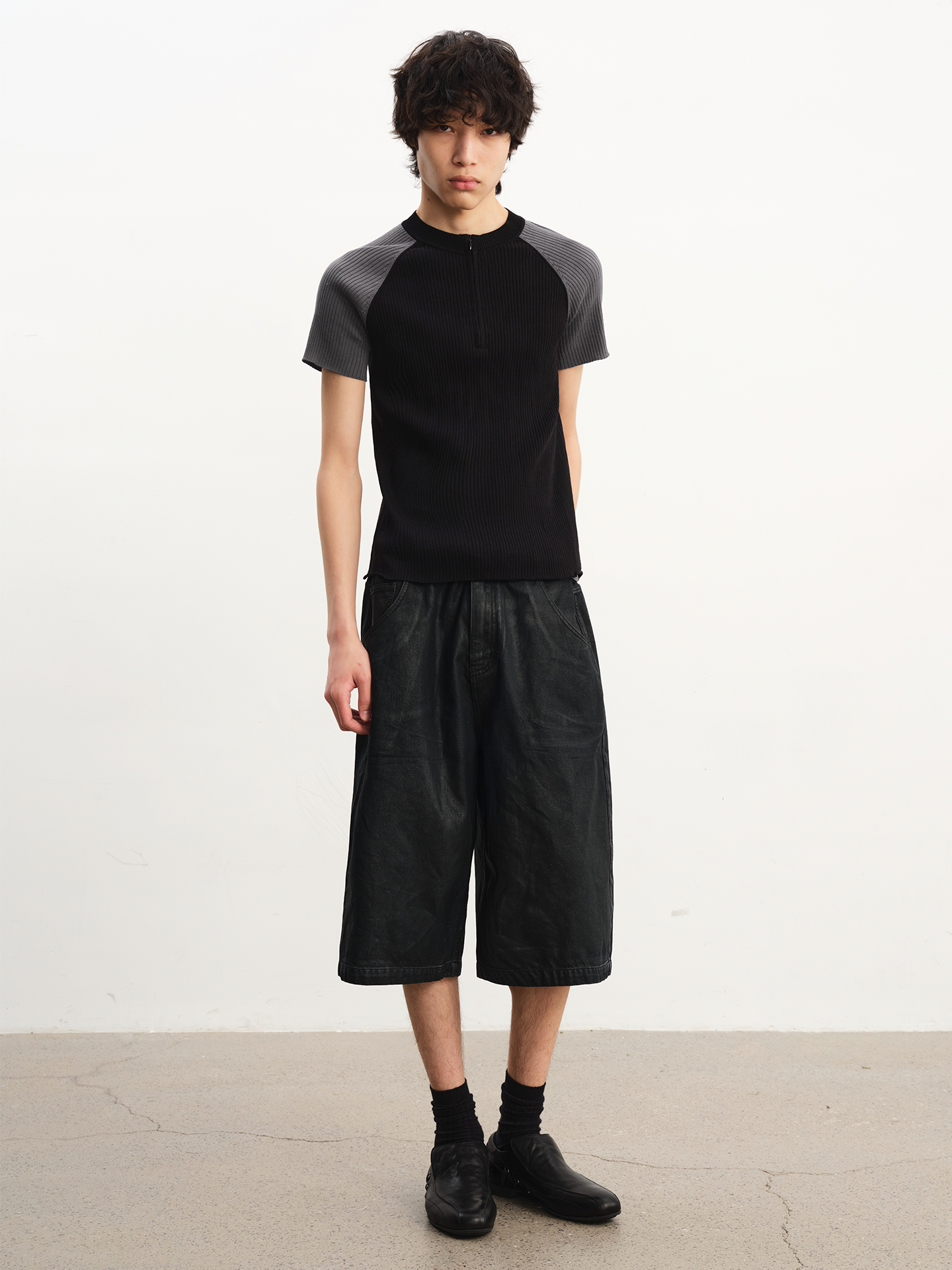 Half-zip raglan short-sleeve T-shirt