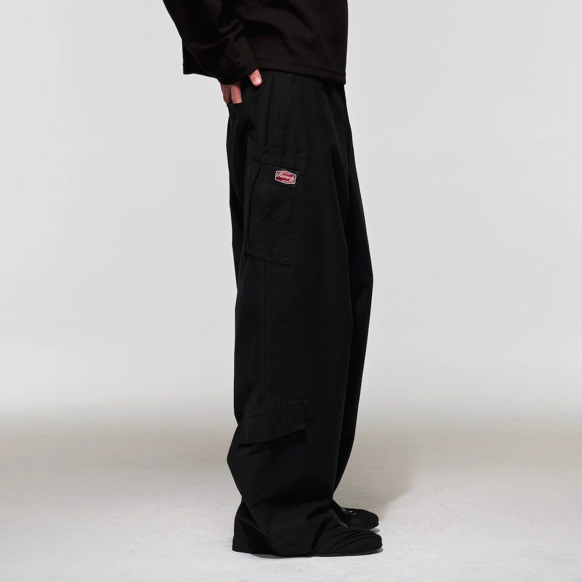 KAGAMI* multi-pocket loose cargo pants