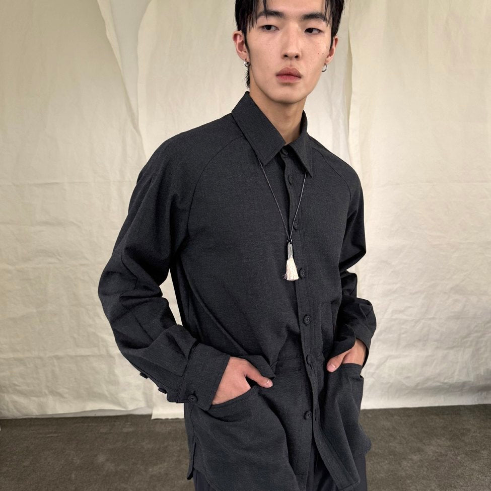 Back pleats long-sleeved shirt
