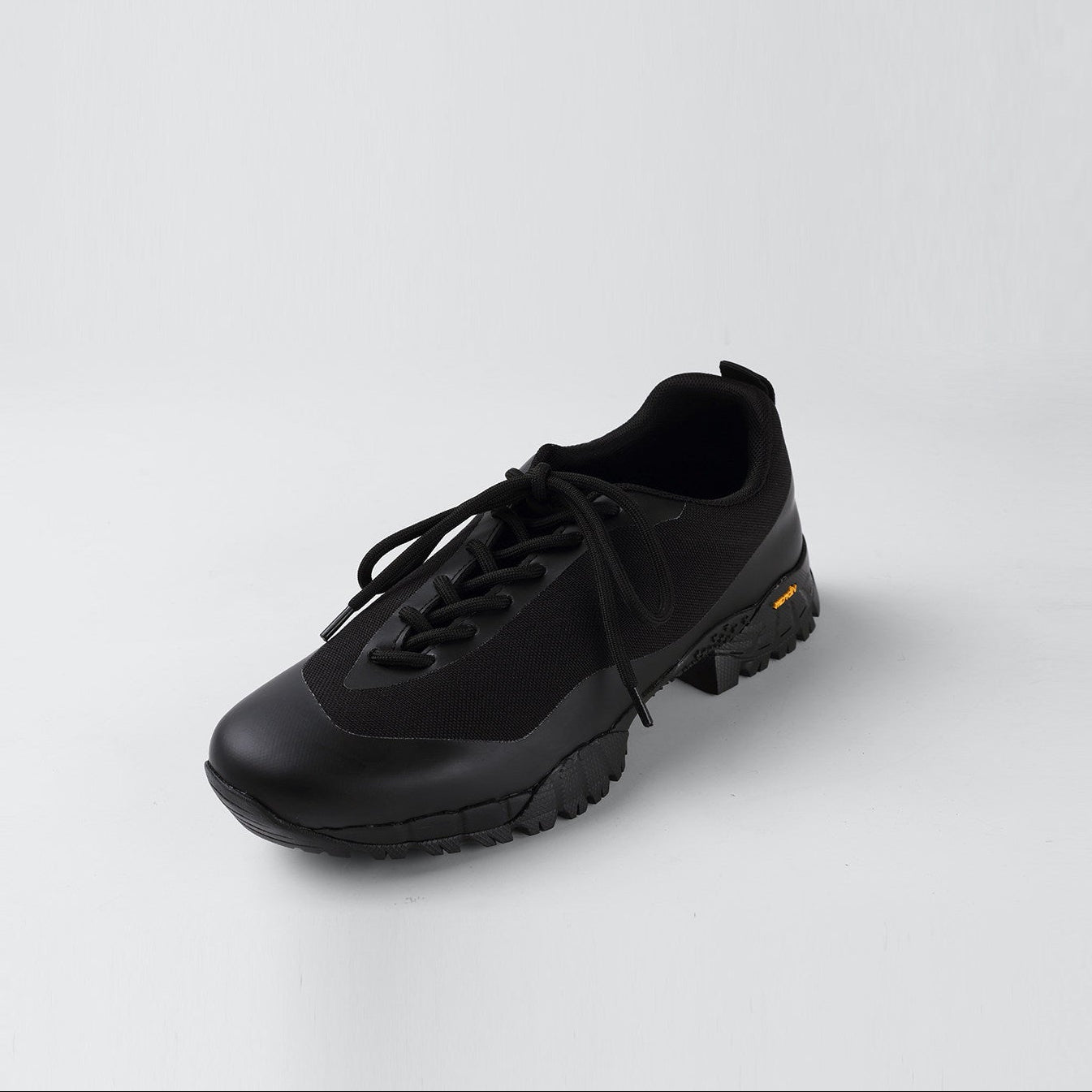 Diagonal Lace-up Hiking Sneaker