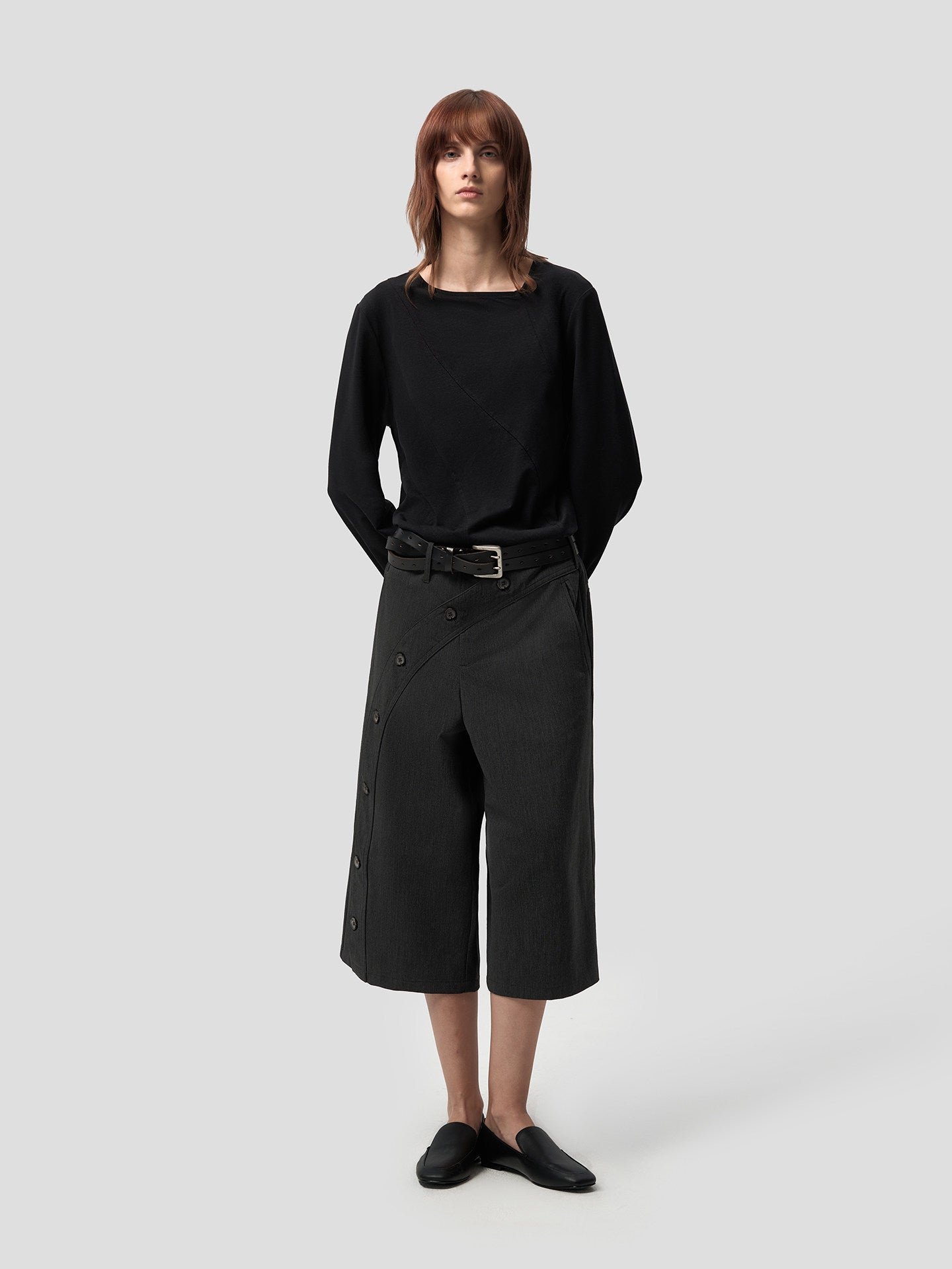 Slanted button 3D Cut Suit Shorts