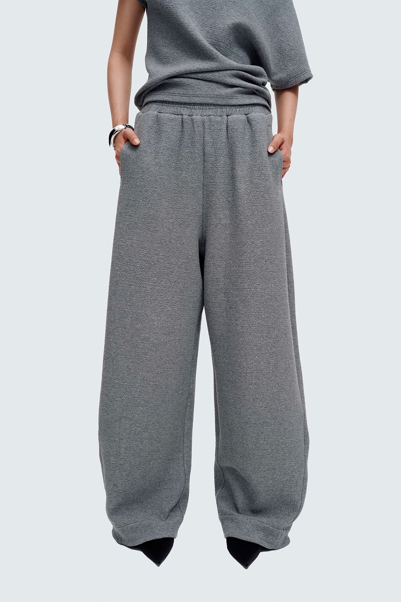 Curved Knit Sweatpants