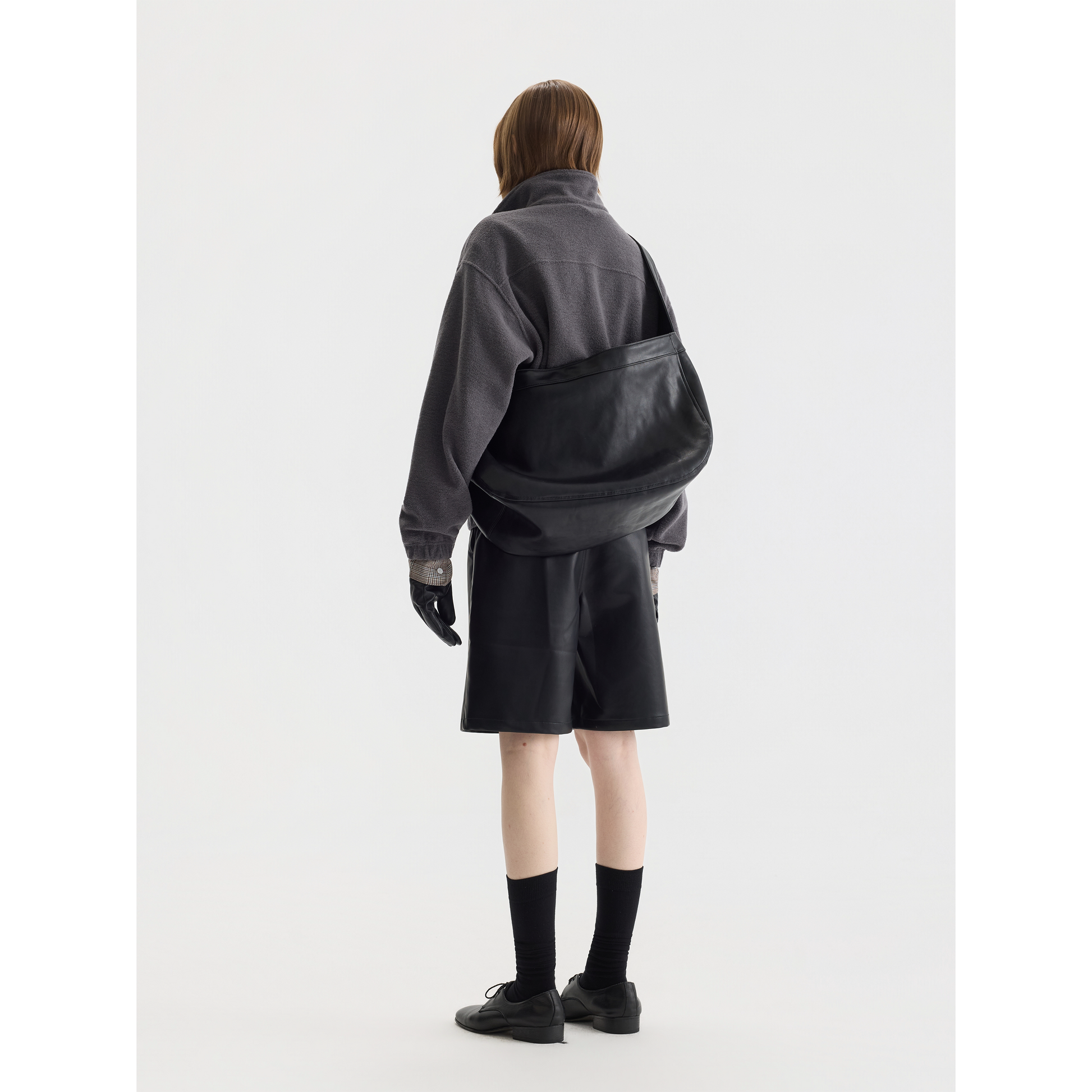 PURE2 LEATHER NEWSPAPER BAG