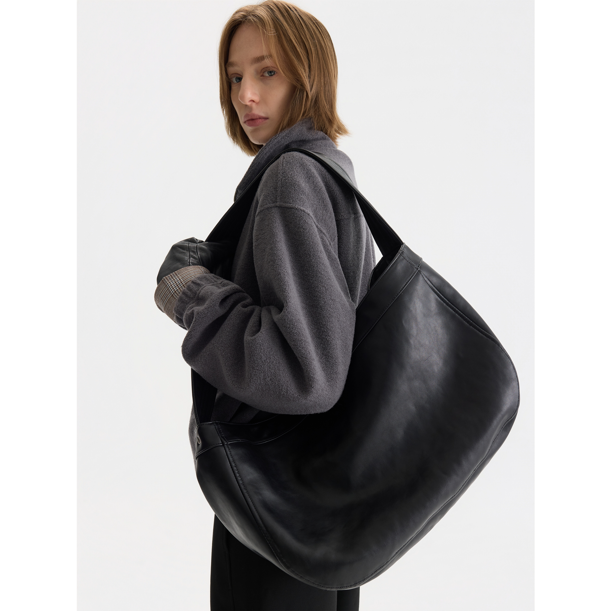 PURE2 LEATHER NEWSPAPER BAG