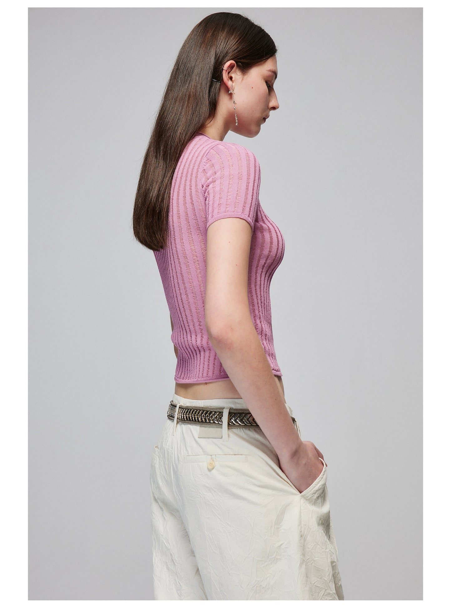 high-neck cropped short sleeve T-shirt